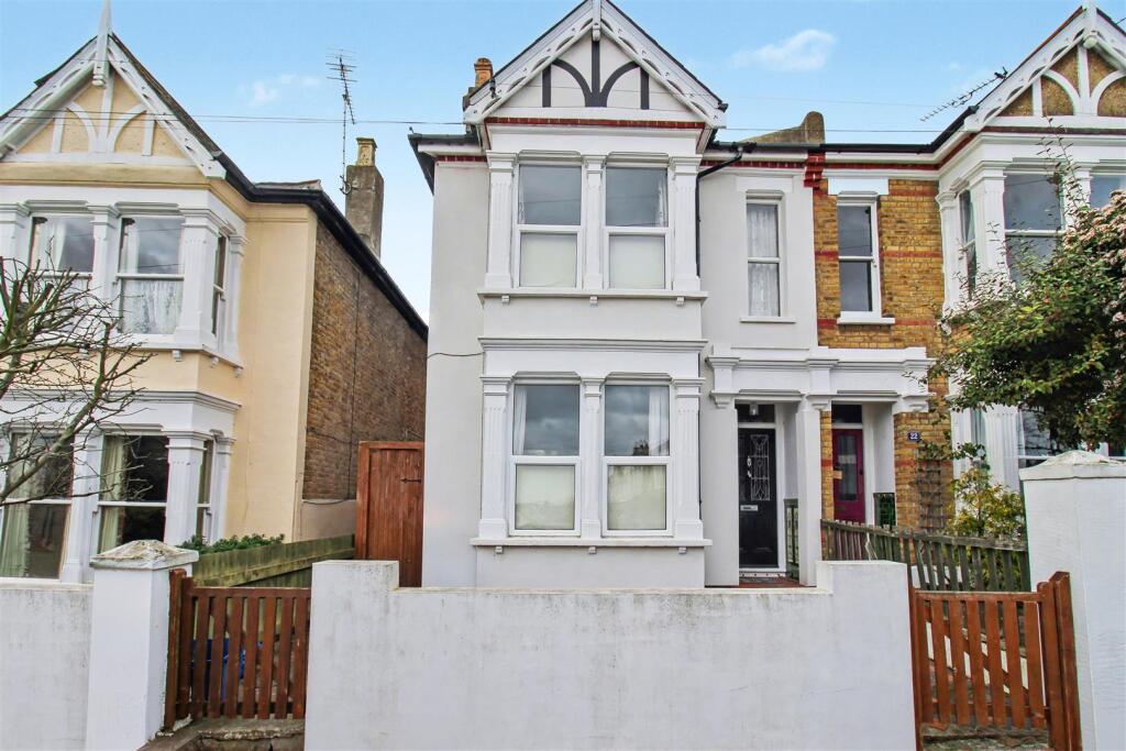 Main image of property: Avenue Road, Leigh-On-Sea