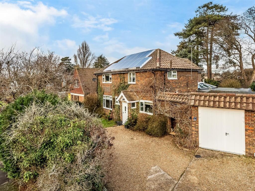 Main image of property: TALEWORTH ROAD, ASHTEAD, KT21