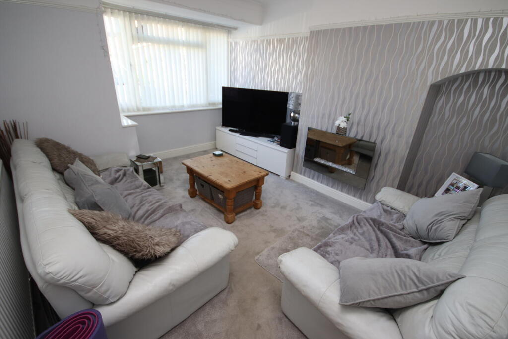 House in Slough, Burnham - View 2