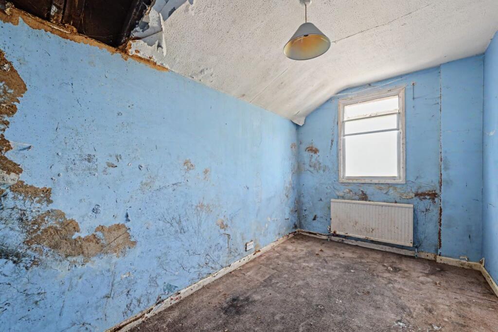 40 Coronation Road, Basingstoke, Hampshire, RG21 4HA - View 6
