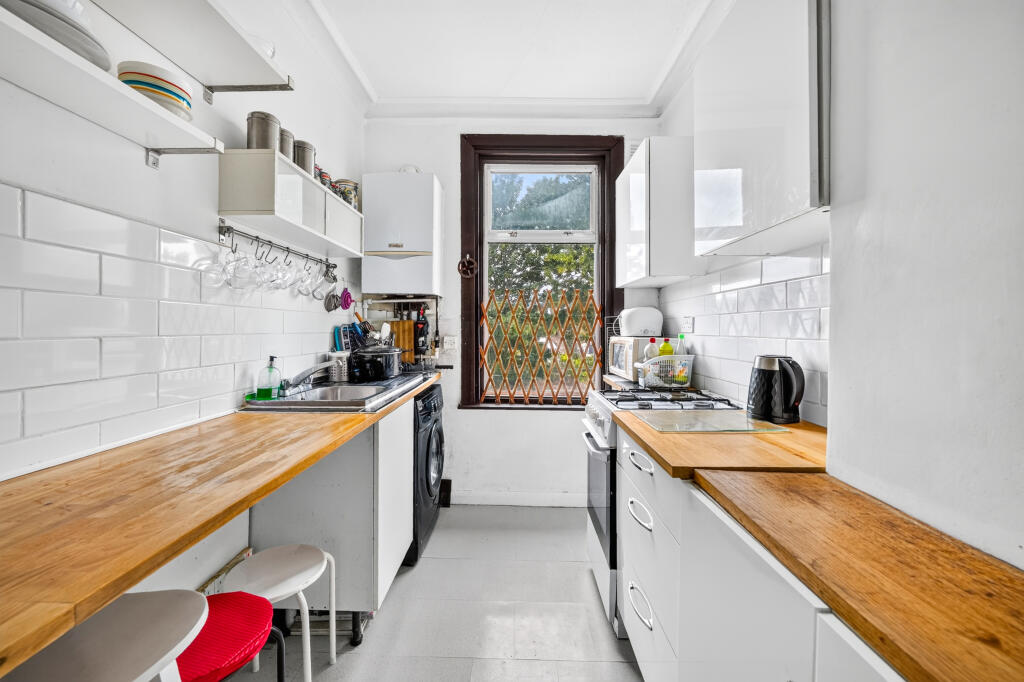 Apartment in London - View 5