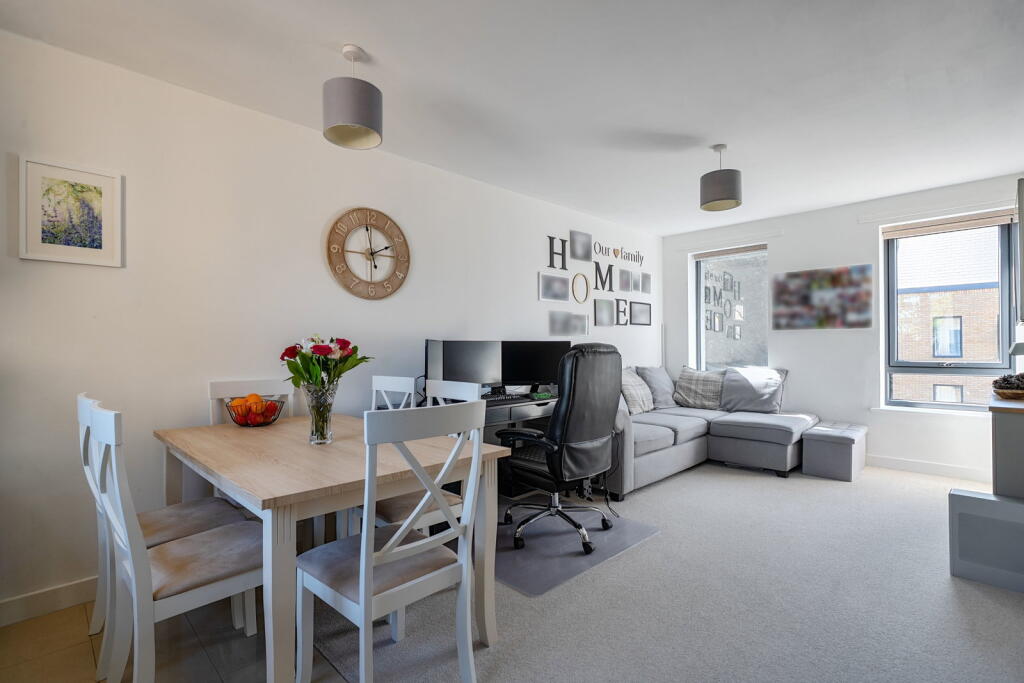 Apartment in Tonbridge - More
