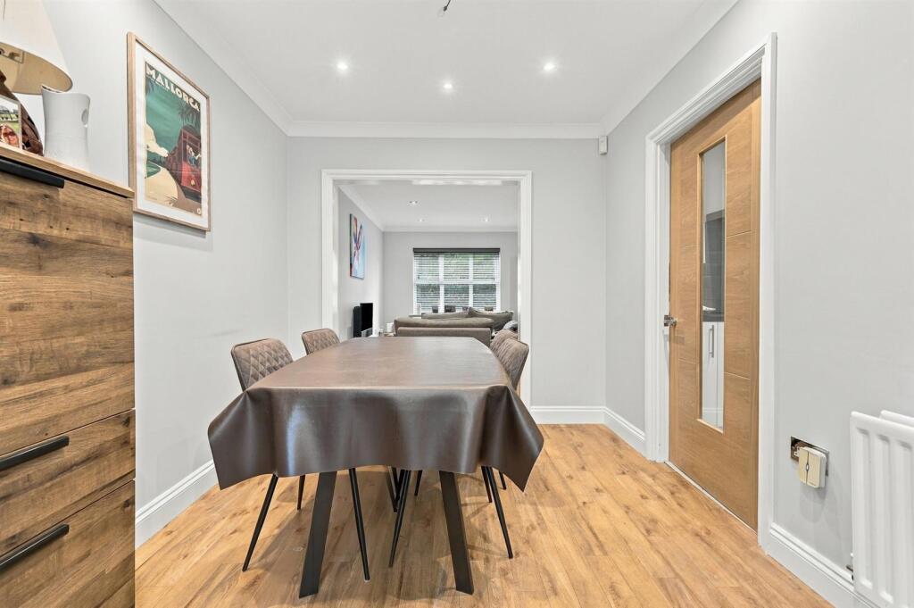 House in Basildon, Sunnymede, Billericay - View 5