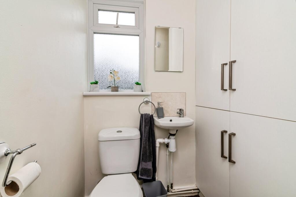 Avebury Close, Clifton, Nottingham, NG11 - View 4