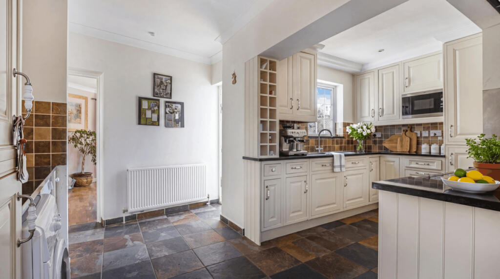 House in London - View 3
