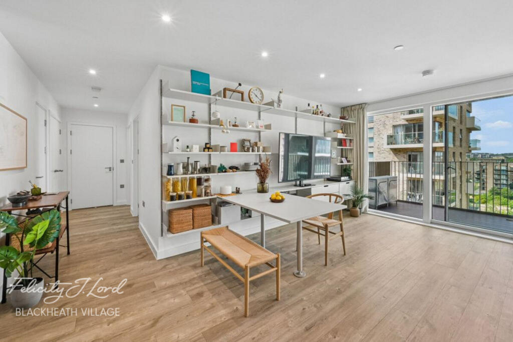Apartment in London, Kidbrooke Village, Kidbrooke - View 4