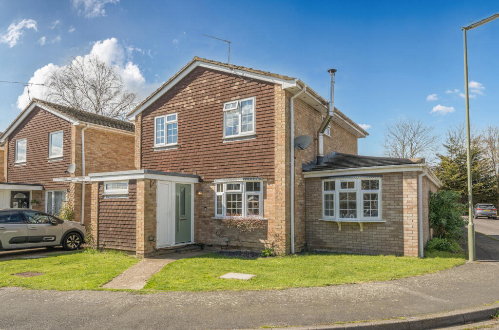 Main image of property: Randall Close, Calmore, Southampton, SO40