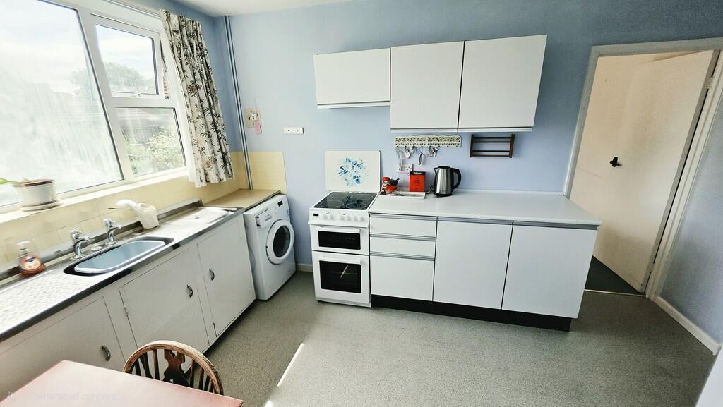 Manor Road, Brackley - View 5