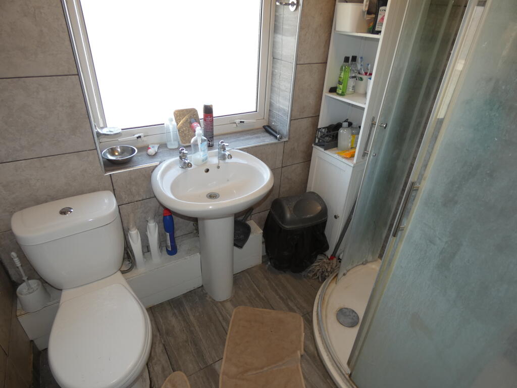 House in Luton - More