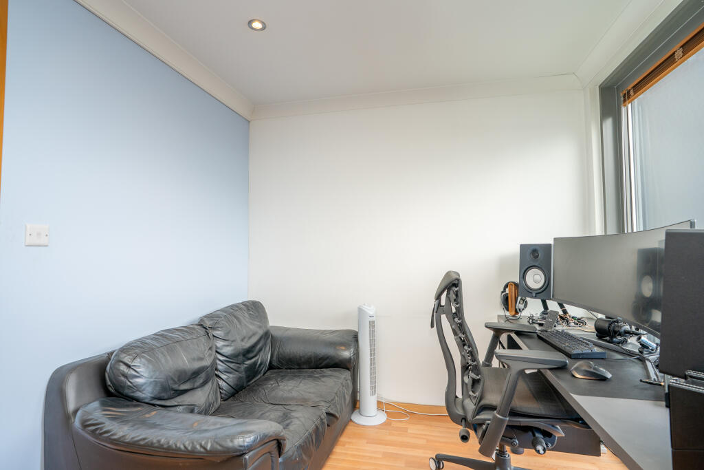 Apartment in Leeds, West Yorkshire - View 3