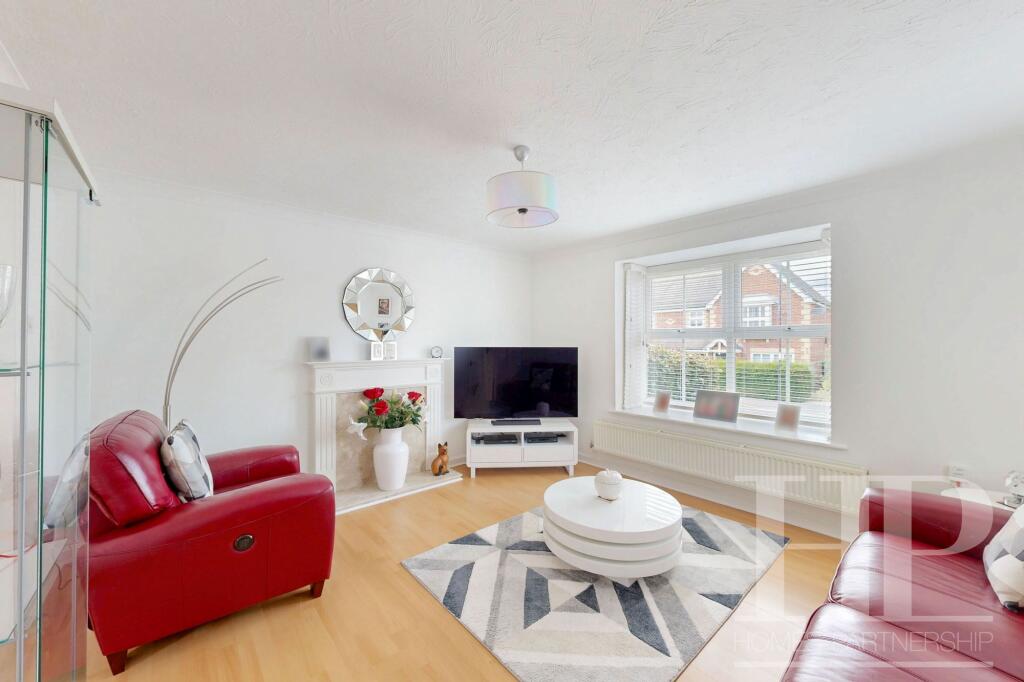 House in Crawley, Maidenbower - View 3
