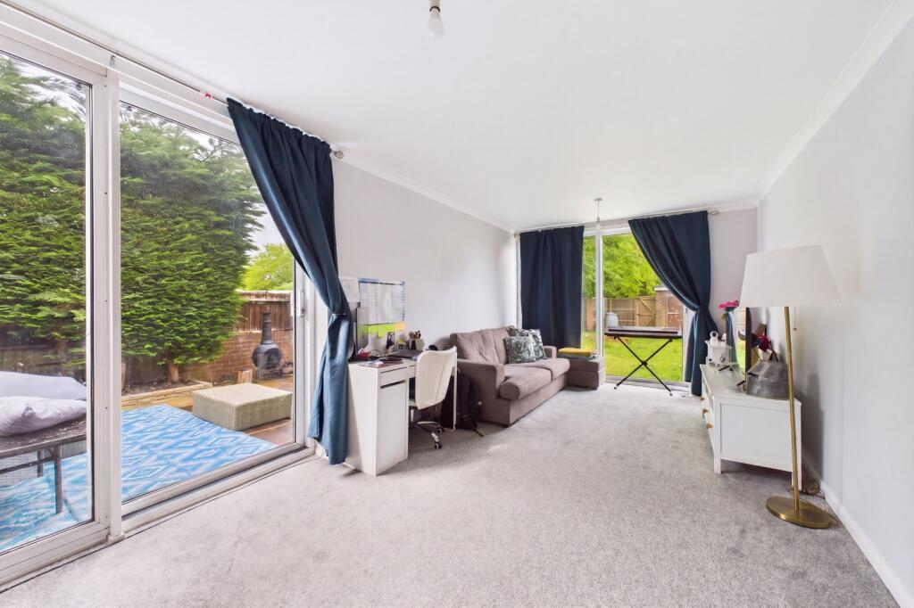 Kingsley Road, Farnborough, Hampshire, GU14 - View 3