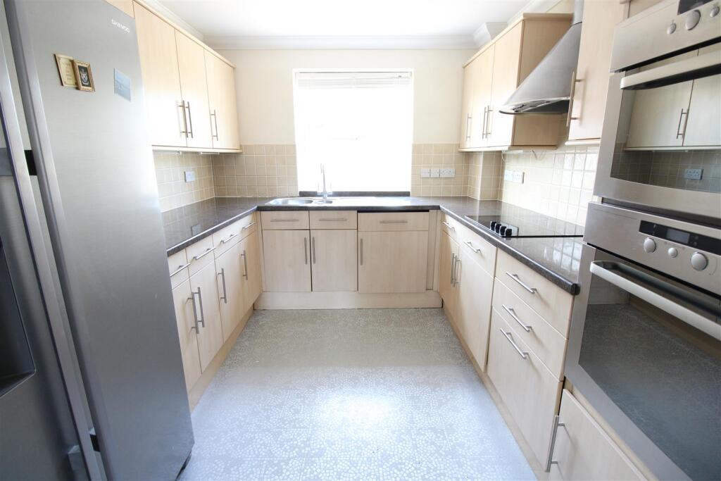 Apartment in Cowes, Isle of Wight - View 2