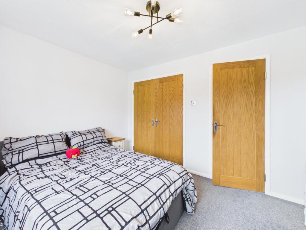 Apartment in Slough - View 4