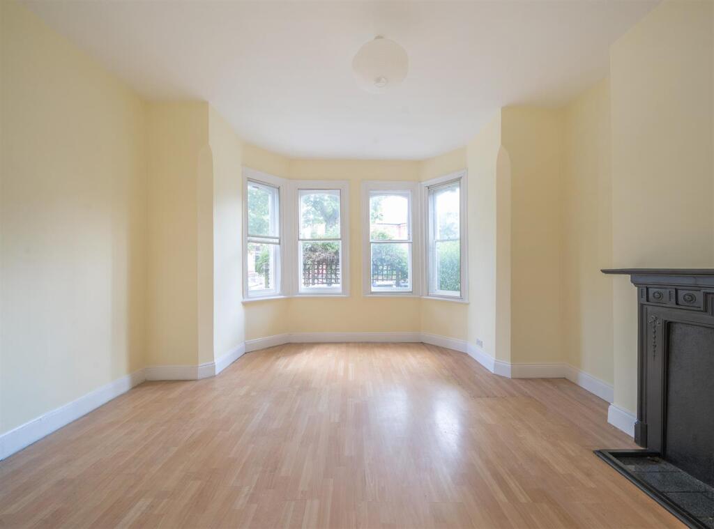 Walm Lane, London NW2 - View 2