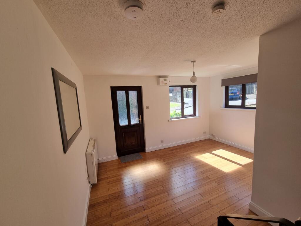 House in Cardiff, Pentrebane, Fairwater - View 5