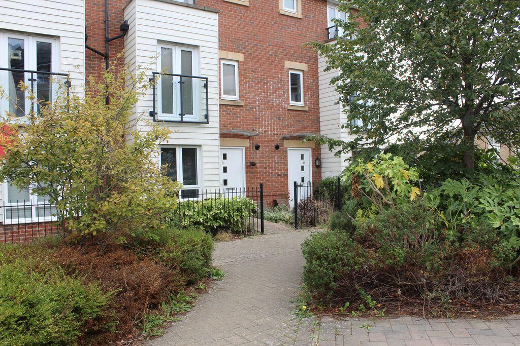 Main image of property: GROUND FLOOR MAISONETTE ON GREAT WESTERN PARK