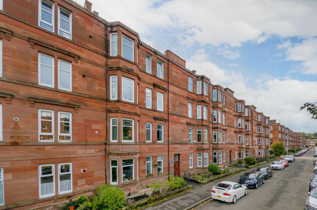 2-bed flat on Dundrennan Road, Battlefield, Glasgow City, £205,000