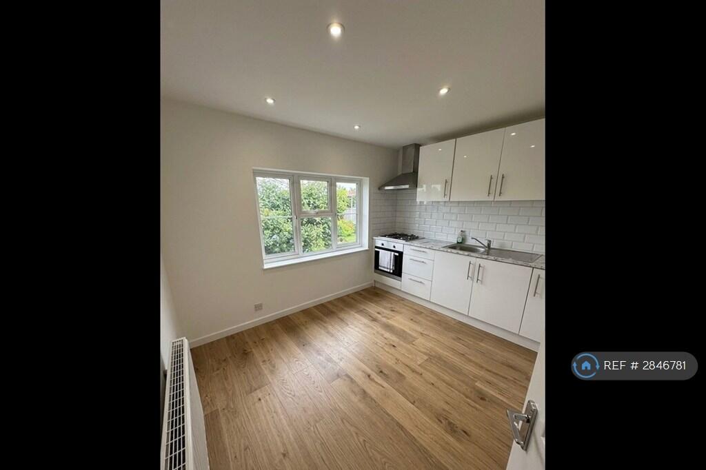 Main image of property: Heatherwood Drive, Hayes, UB4