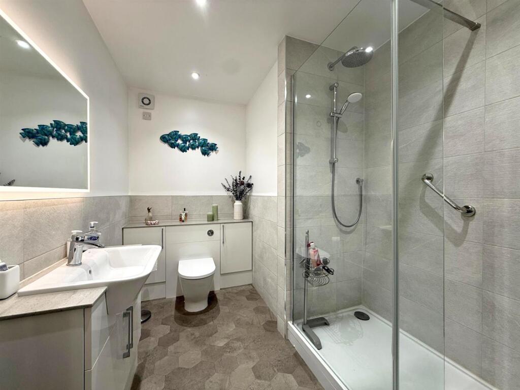 Apartment in Shrewsbury, Shropshire - View 5