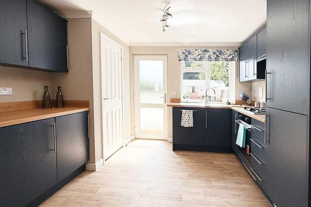 Crowthorne, Berkshire, RG40 photo 4