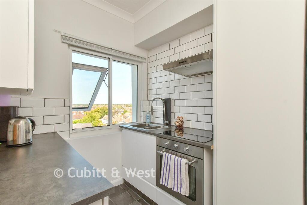 Apartment in Worthing, West Worthing - View 5