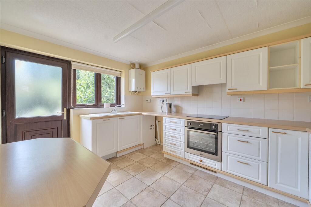 2, Brookfield Drive, Colyton, Devon photo 4