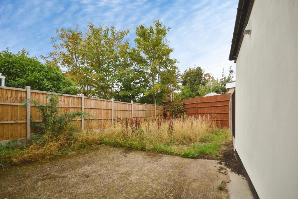 House in Twickenham - More