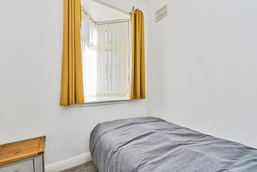 House in Walsall, West Midlands - More