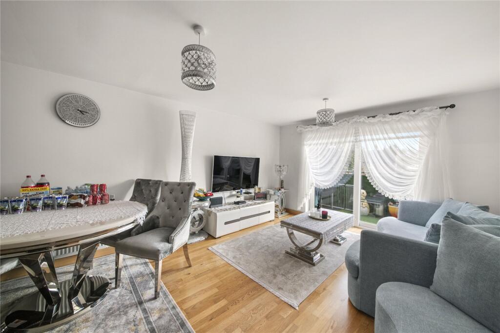 Apartment in Southall - View 2