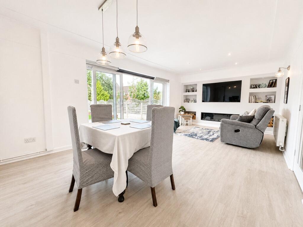 House in Wirral, Liverpool City Region - View 2