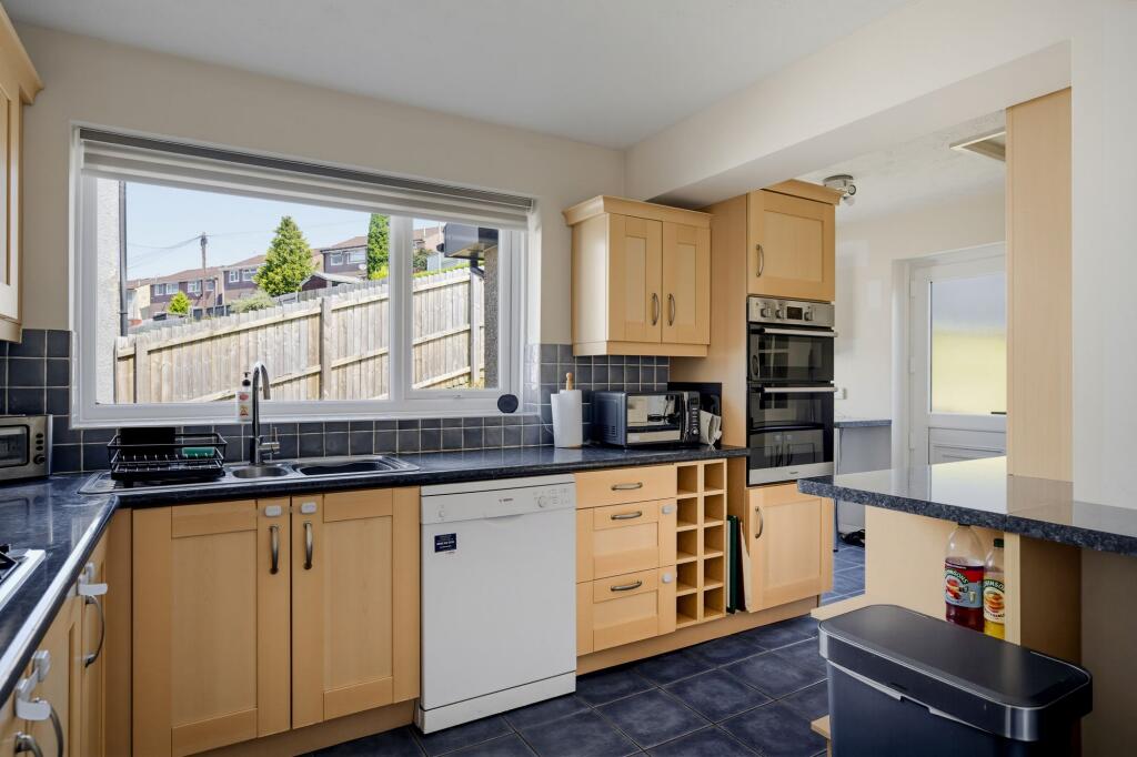 House in Risca - More