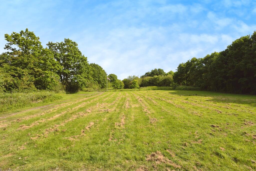 Cranbrook Road, Staplehurst, Tonbridge, Kent, TN12 photo 2