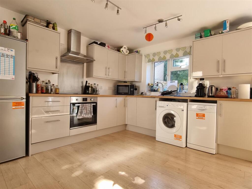 Main image of property: Room 5, 68 Garden Walk, Cambridge