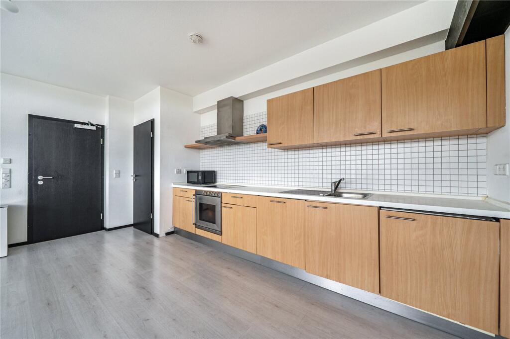 Apartment in Twickenham - View 3