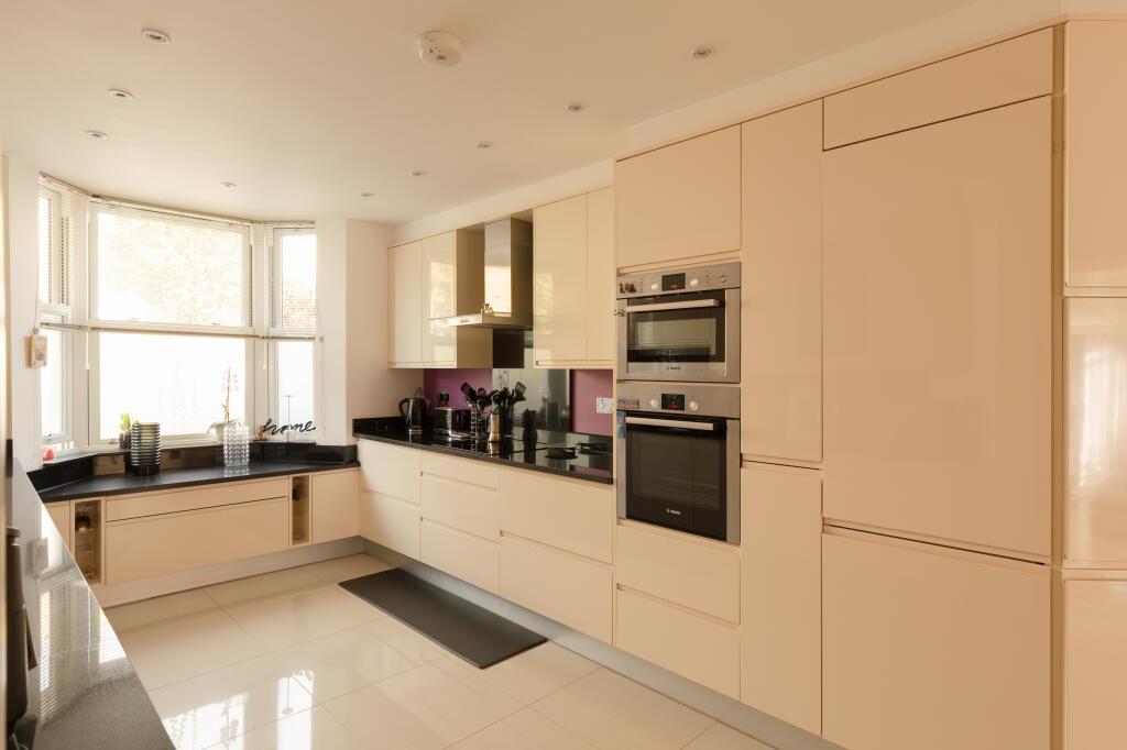 House in London, Cossall Estate, Nunhead - View 4
