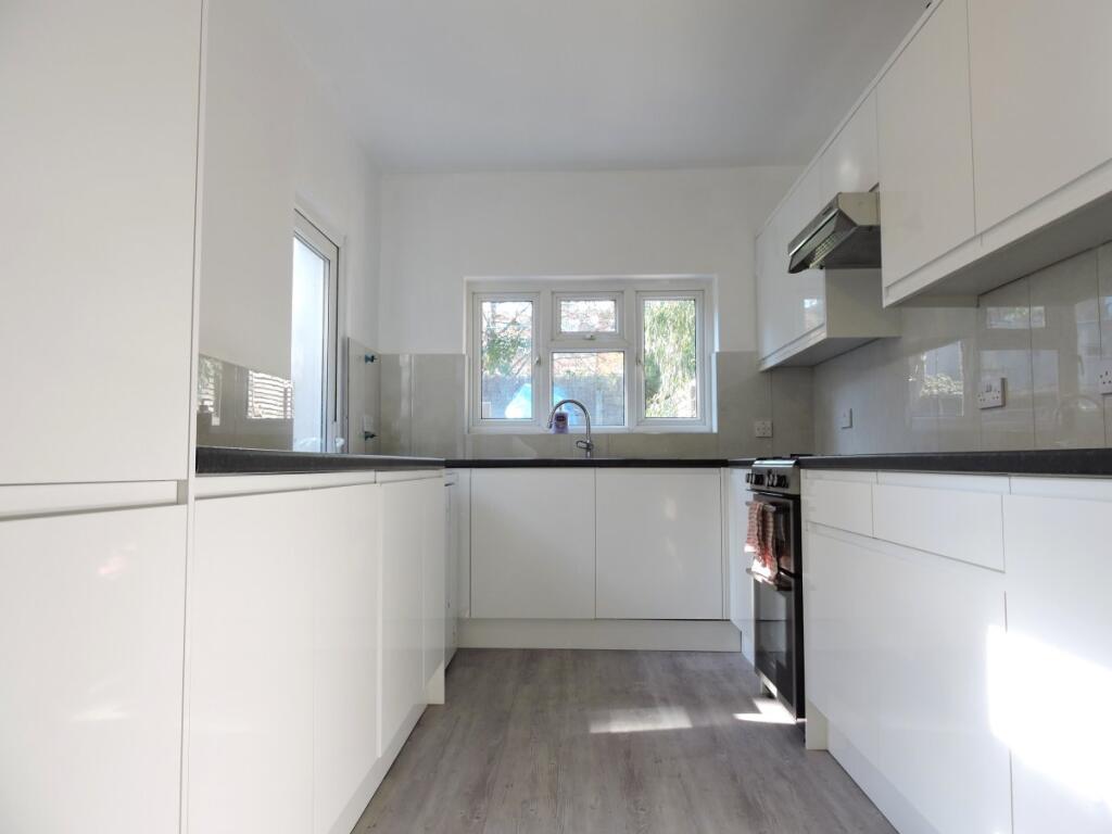 House in London - View 5