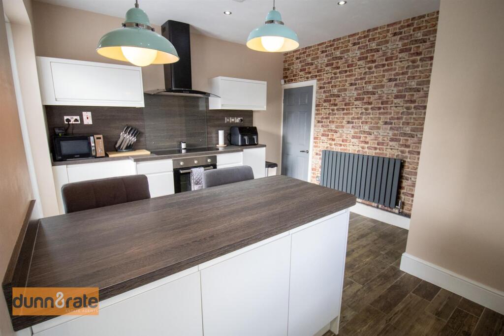 House in Stoke-on-Trent - More
