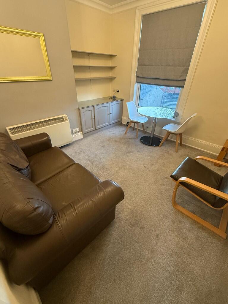 Main image of property: Flat 4 - 14 St. Johns Terrace, Leeds, West Yorkshire, LS3
