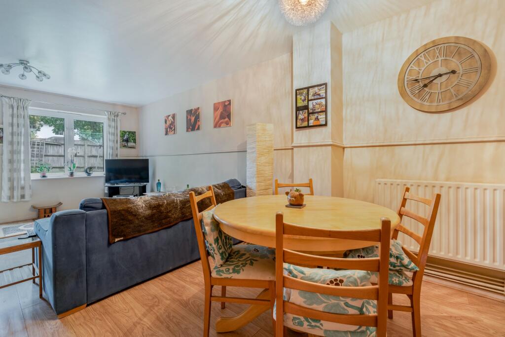 3b Goddards Close, Cranbrook - More