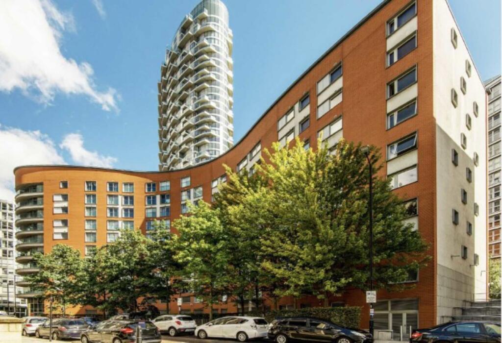 Main image of property: Blackwall Way, Canary Wharf