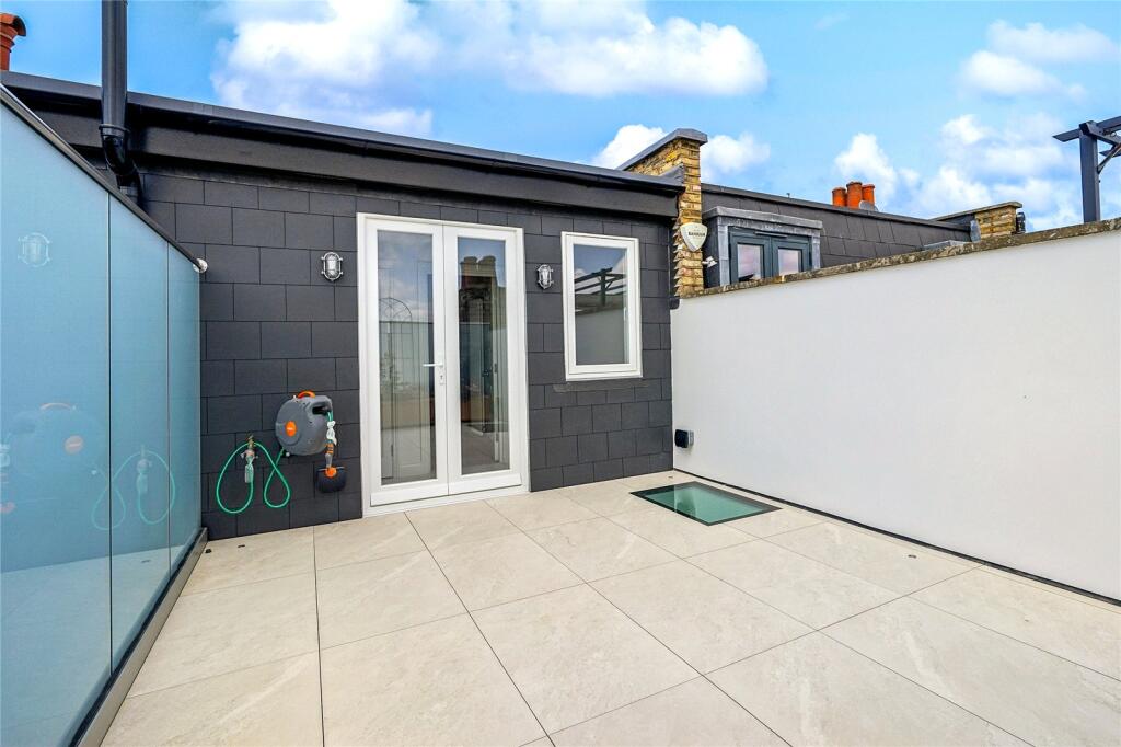 3 bedroom apartment for rent