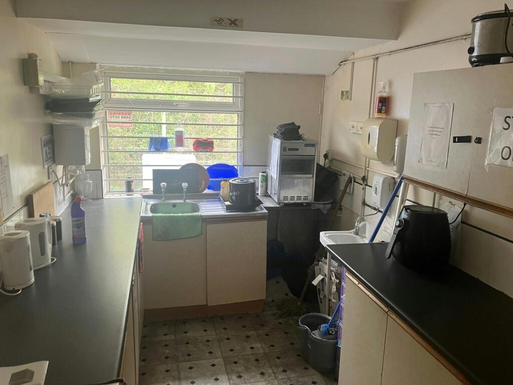 10 BHKitchen.jpg