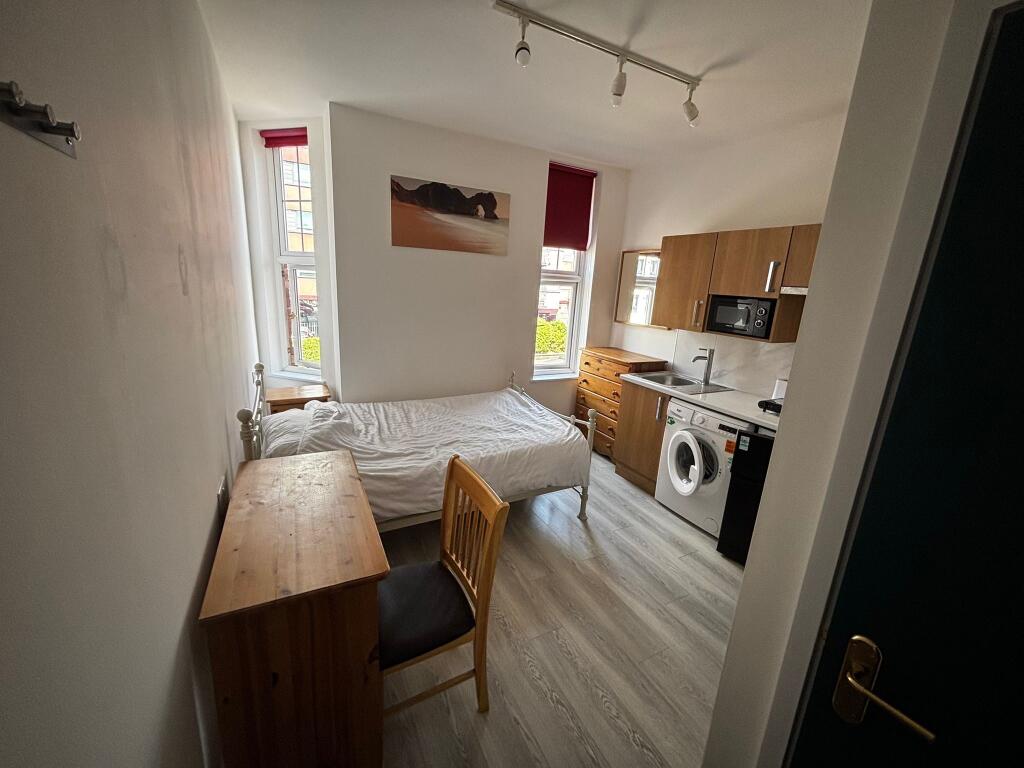 Main image of property: QUEENS Road, Coventry, CV1