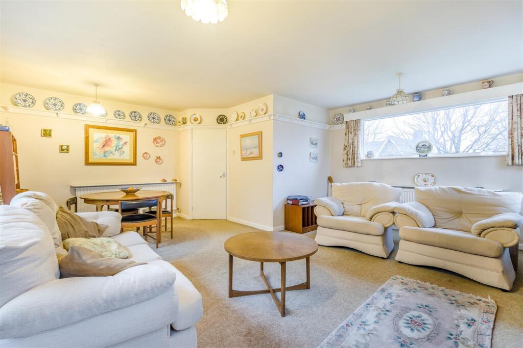Chestnut Drive, Mansfield - More