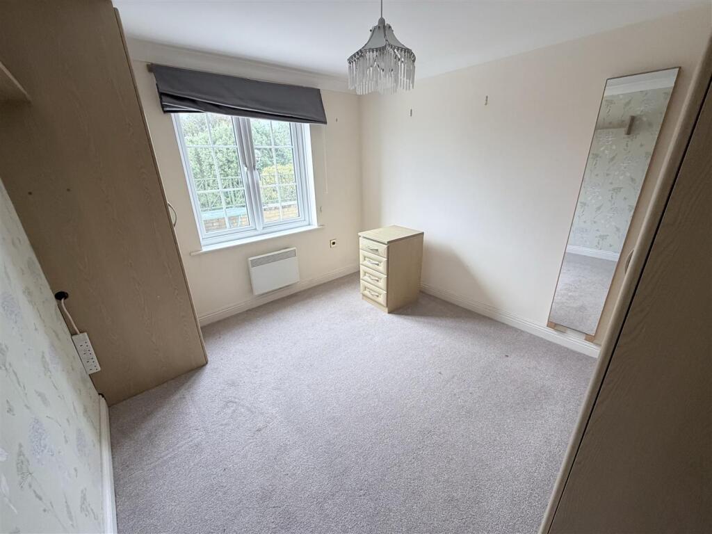 Apartment in Weymouth, Southlands - More