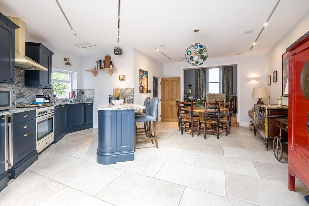 House in London, Myatt's Fields, Loughborough Junction - View 3