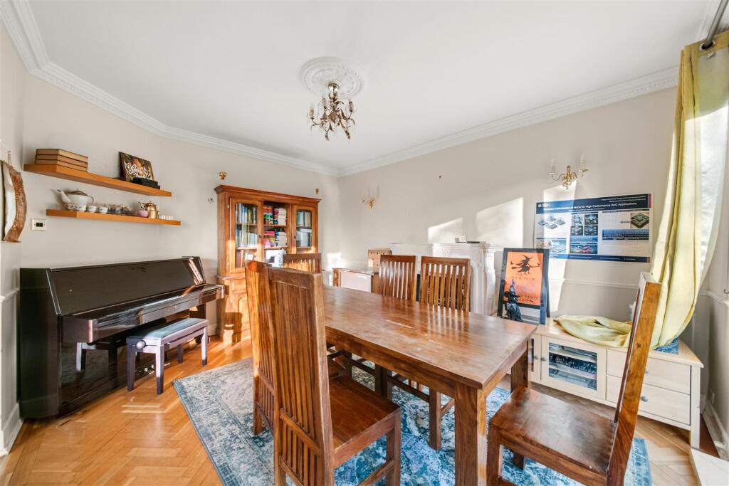 House in Southall - View 5