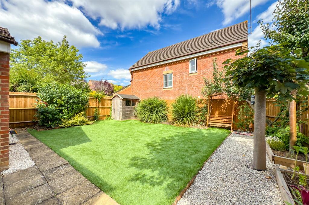 Additional image 11 of Wynches Farm Drive, St. Albans, Hertfordshire, AL4