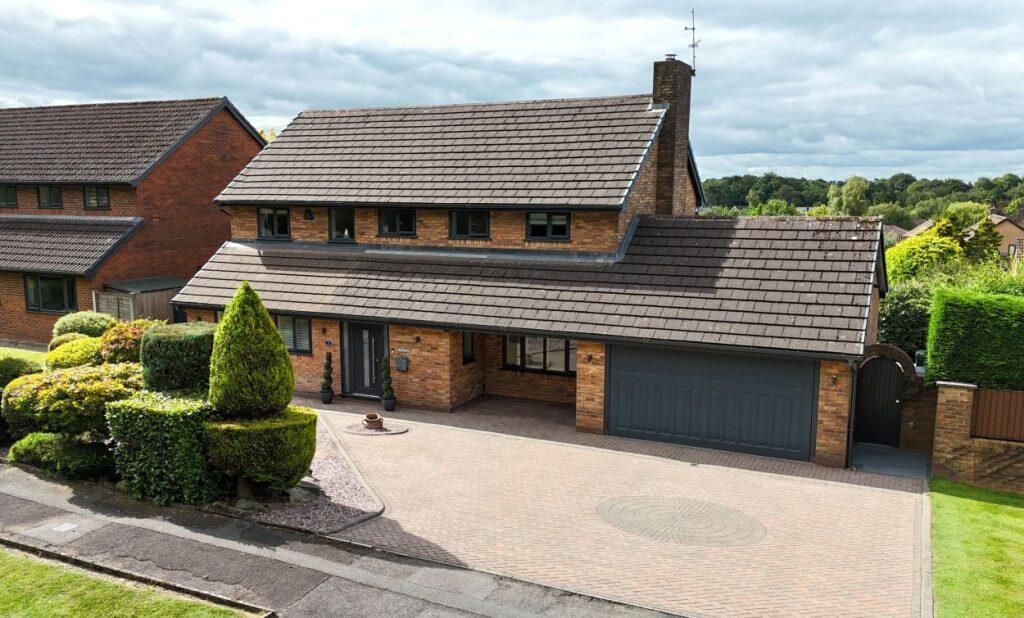 Main image of property: 2 New Meadow, Lostock, BL6 4PB